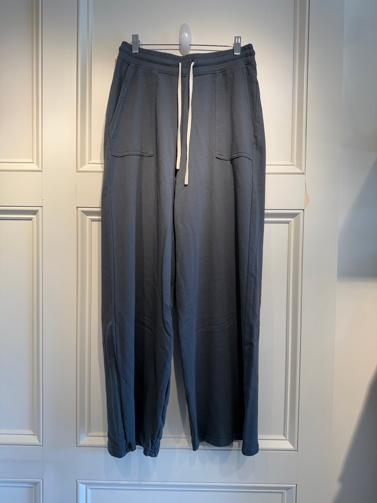 Perfect White Tee Noa Sweatpants Turbulence