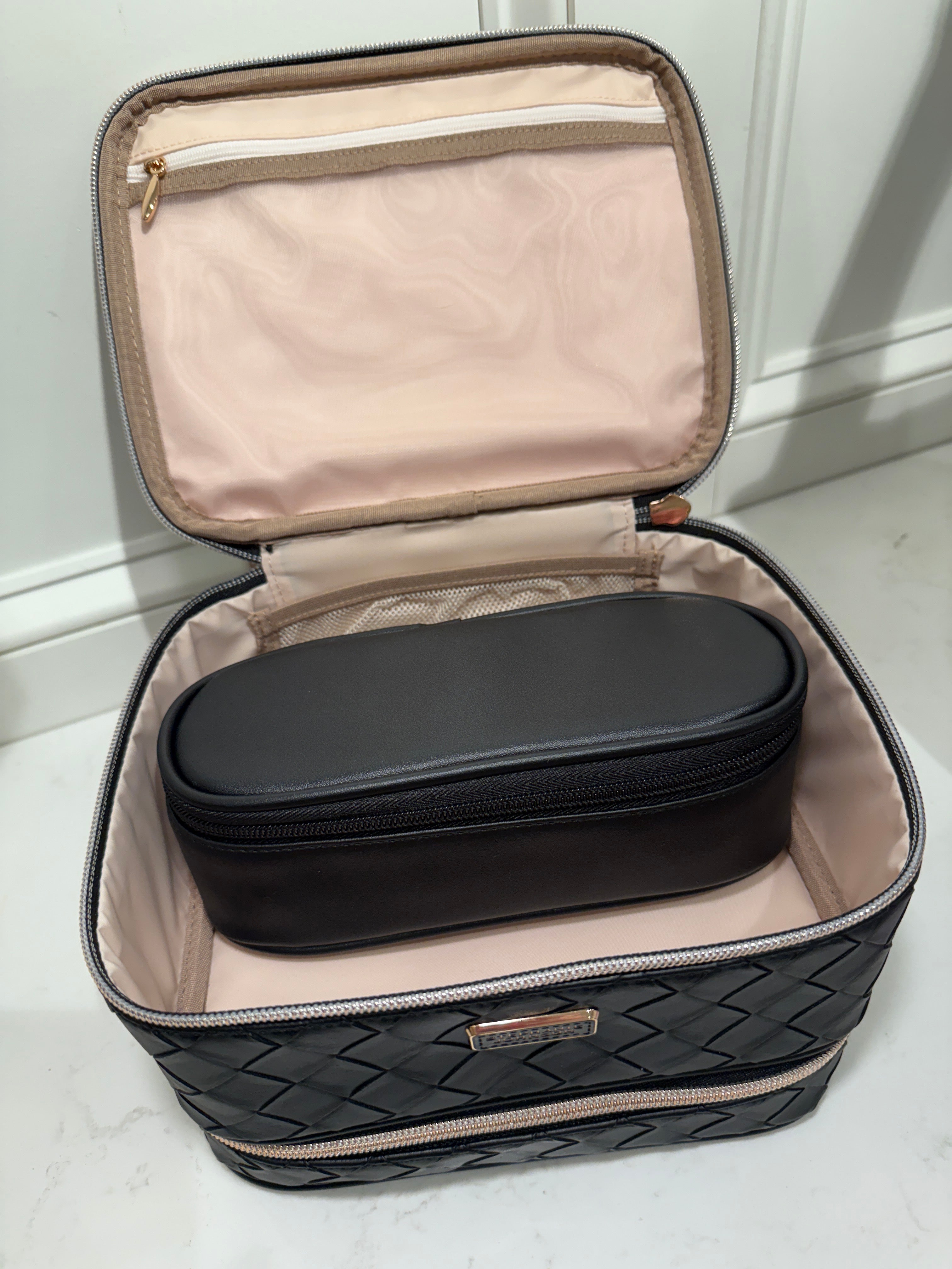 Stephanie Johnson Jenny Train Case Belize Raven