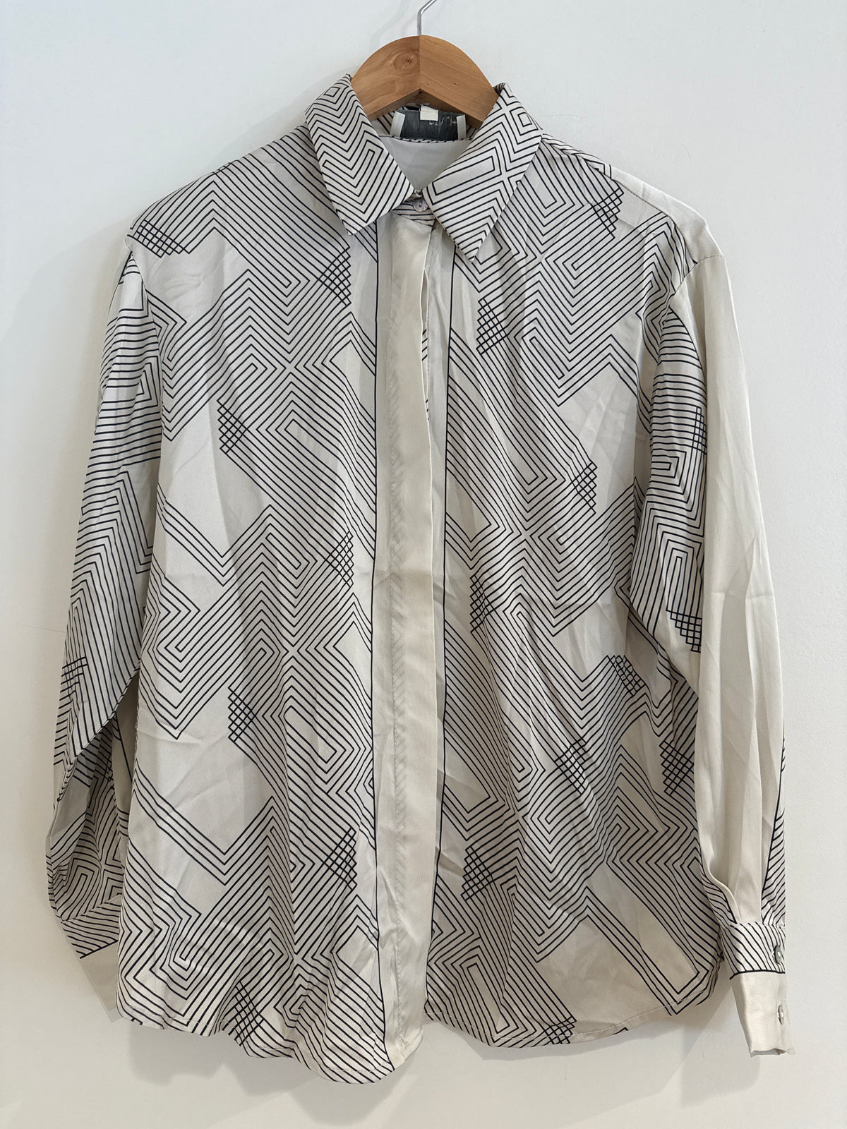 RR Geometric Print Button Down Top