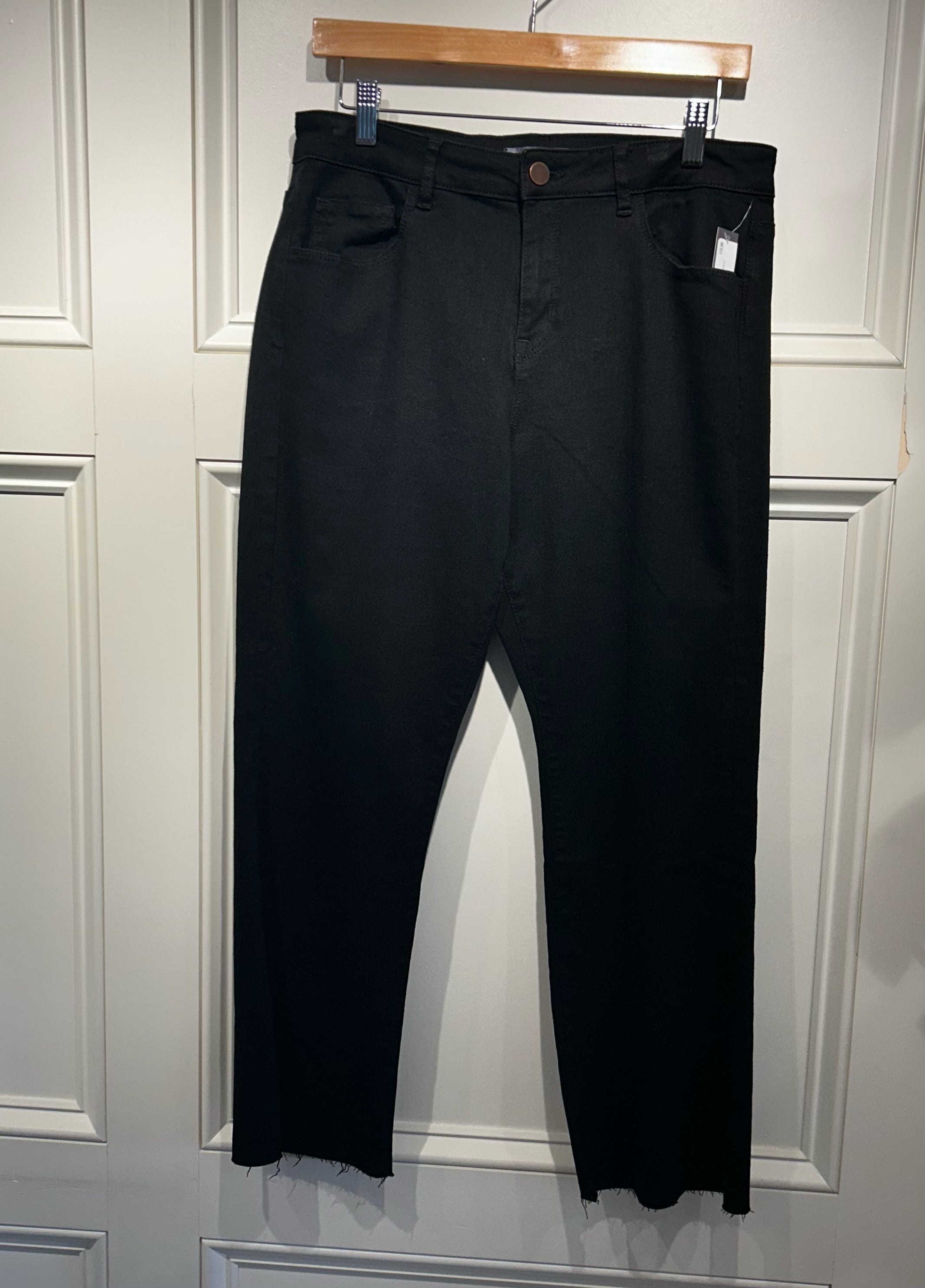 Elliott Lauren Black Ankle Jean